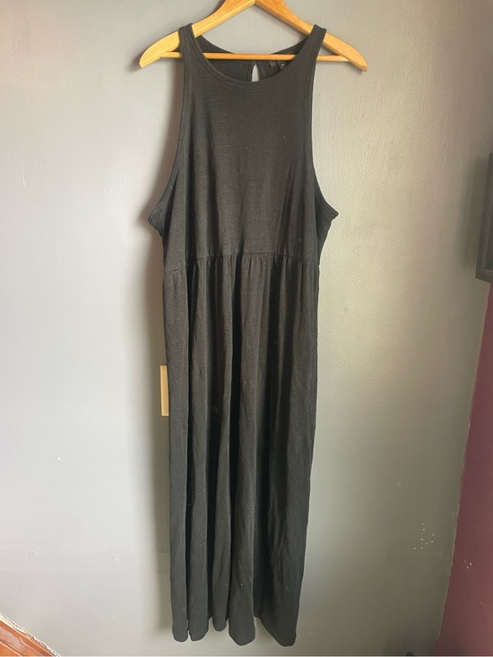 Dresses & Skirts - J Crew 100% linen midi dress